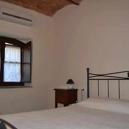 Apartment Mit Garten In Campiglia Marittima